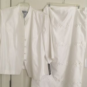 Women’s Jessica Howard white suit